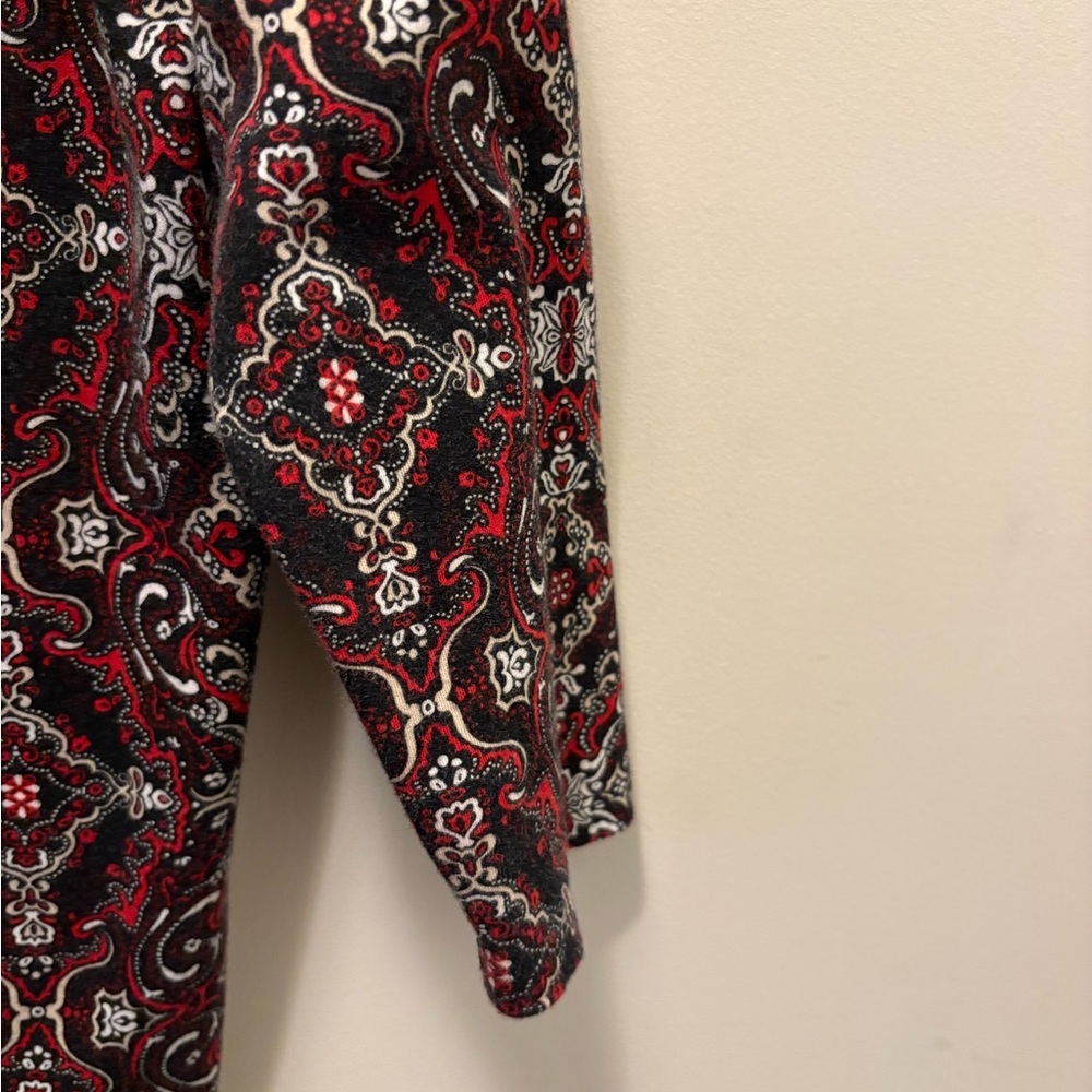 Charming Charlie Burgundy and Black Paisley Top 3/4 sleeve nice with jeans - Picture 5 of 6